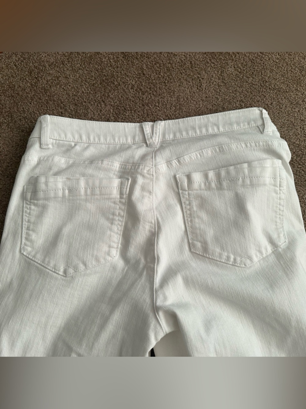 Democracy White Flare cropped/capri  Jeans with Frayed Hem Size 6 - Picture 5 of 8